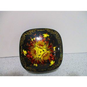 SAC*Vintage Russian Lacquered Hand Painted 'MADE IN USSR Art. 2464' Box